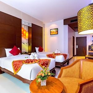 Grand Deluxe Double or Twin Room Pool View